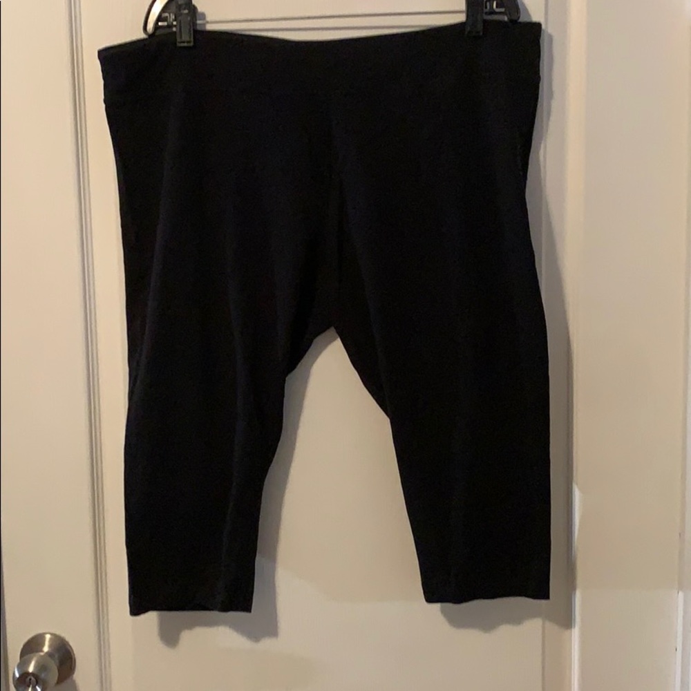 Black Legging Capris - Sz 2XL